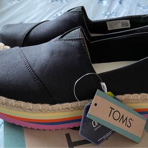 Toms woman size 7.5